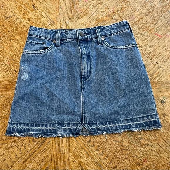 Free People Denim Mini Skirt Size 2 Women's Blue Distressed Raw Hem Boho. - Picture 1 of 6